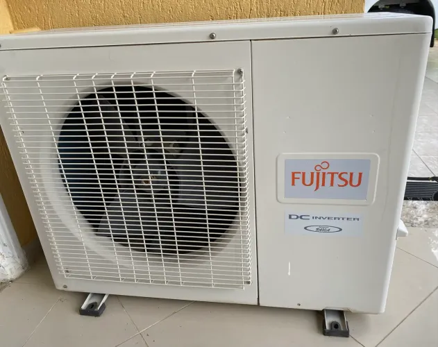 Ar condicionado fujirsu dc inverter 27.000 btu/h equipado com 3 evaporadoras