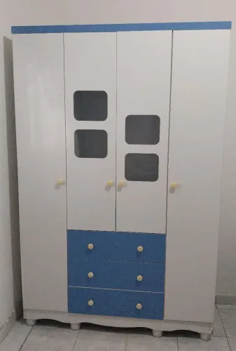 Guarda roupa infantil semi novo em perfeito estado