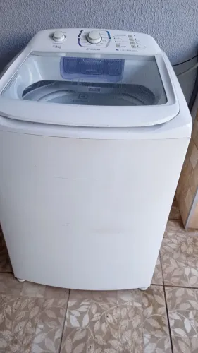 Vendo máquina de lavar, Eletrolux de 13 kilos, dois anos de uso, funcionando