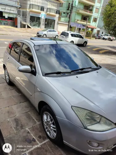 Ford Focus 1.8 16V 5P 2003