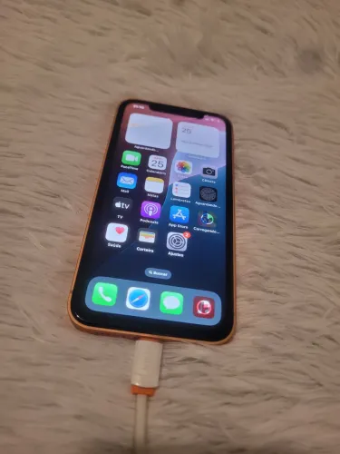 iPhone XR na carcaça do 17