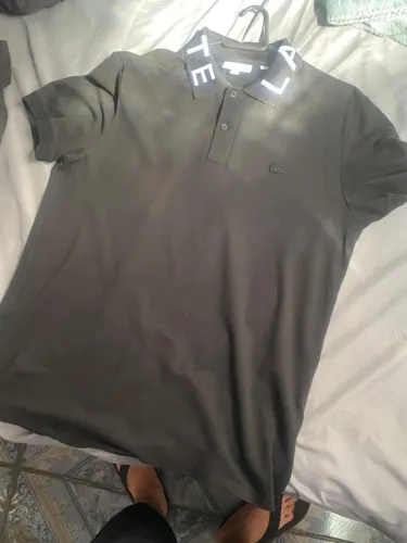 lacoste letreiro 