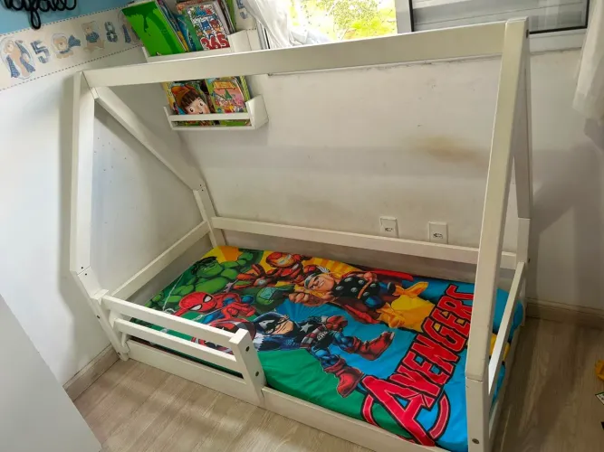 Cama infantil com colchão