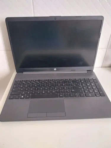Vendo notbook 1 ano de uso pacote Office instalado HP 256R G9 Intel core i3 1315U 8GB 15.6