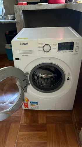 Máquina lava e seca 