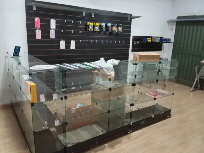 Vende-se bancada de vidro