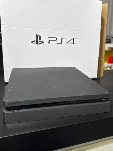 PS4 SLIM 500 GB  4799224-9-2-6-8