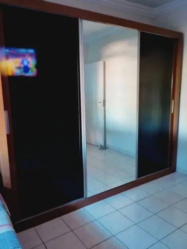 Vendo guarda roupa usado.