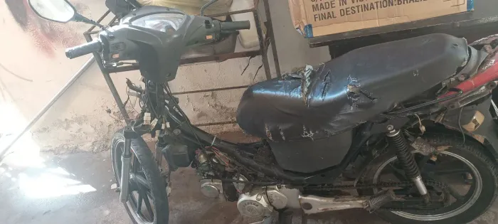 Moto Shineray jet 50 com motor que imita um de biz 100