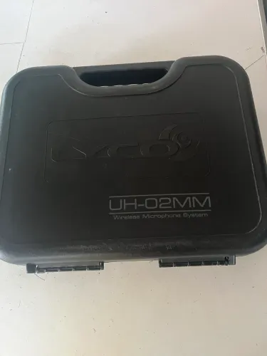 Vende se um microfone *82