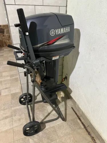 Vendo Barco de 5,20 metros com motor de poupa 25hp
