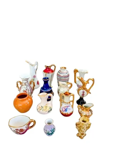 Lote de 15 bibelôs de porcelana antigos