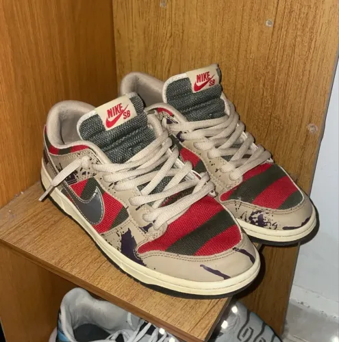 Dunk low Freddy Krueger | TAM 40 | Semi-novo