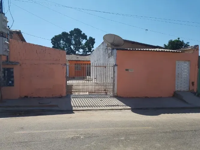 Vende-se 1 Casa + 3 kitnets - Altos da Boa Vista - Parque do Lago - VG