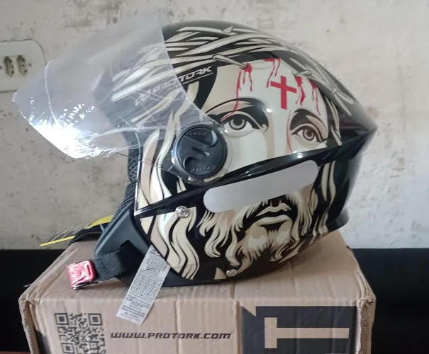 Capacete novo preto brilhoso tamanho 60