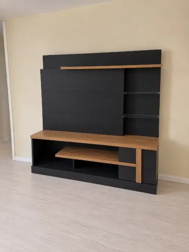 Estante Home (Preto e Amadeirado)