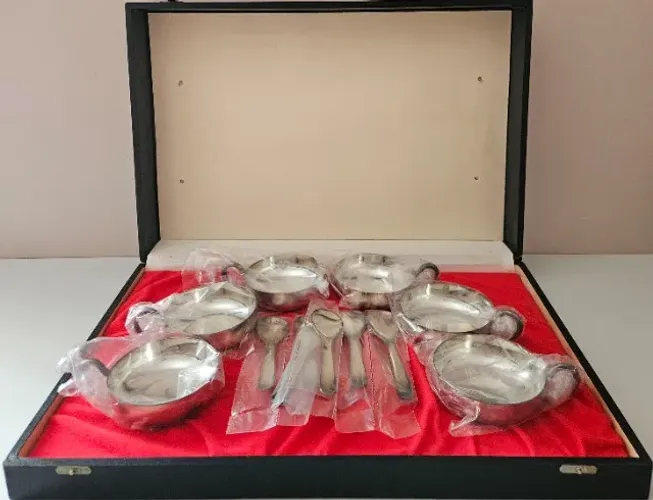 Conjunto para sobremesa (6 taças e 6 colheres) em prata- Bellini