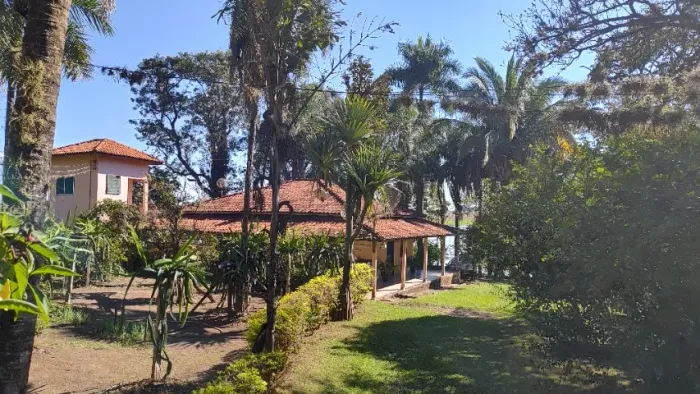 Rancho à Beira do Rio Lajeado - Córrego dos Pintos (Região de Penápolis)