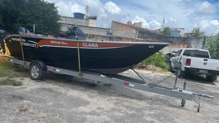 Lancha Pantanáltica SLX mar 19,5