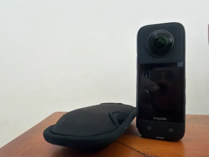 Câmera Insta 360 X3 pouquíssimo usada