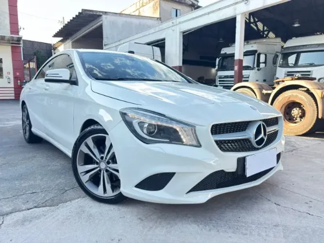 Mercedes-Benz CLA-200 Urban 1.6 TB 16v/flex Aut. 2016