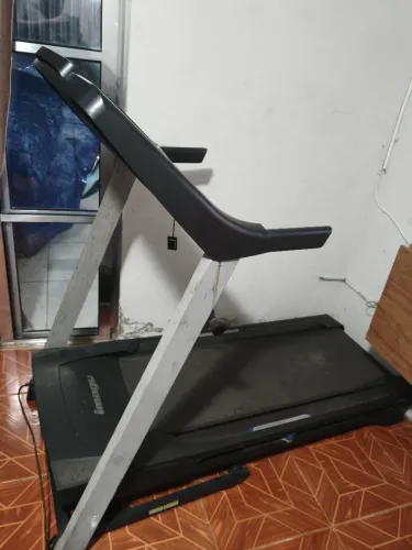 Esteira image 150kg funcionando