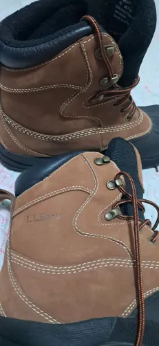 Bota térmica e impermeável pra neve