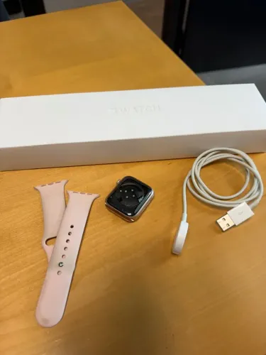 Apple Watch Serie 6 44 MM - Rosé Seminovo