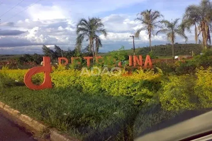 Lote Condomínio das Orquideas, Petrolina de Goiás Lote à Venda, 1502.00 por R$ 195000.00 n