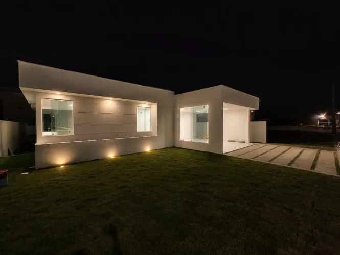 Casa de alto padrão em condomínio na massagueira