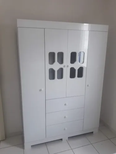 Guarda-roupa infantil
