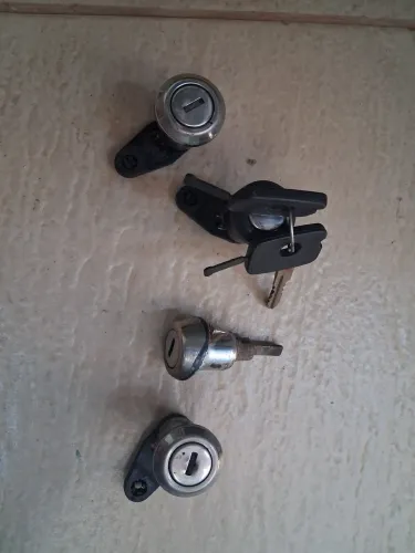 Fechadura porta e porta malas GM MONZA E GM D20