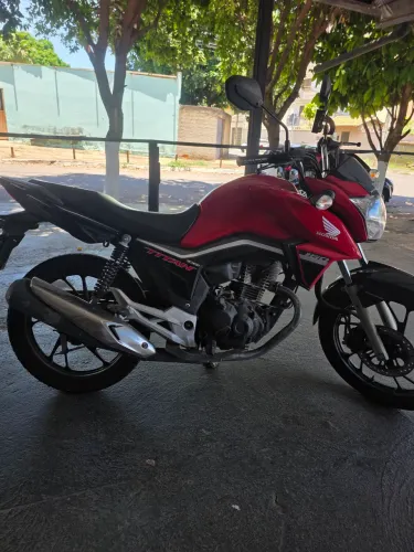 Titan 160 vermelha 2021