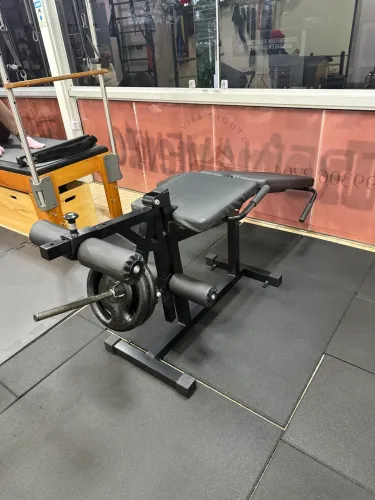 Mesa flexora e cadeira extensora conjugadas