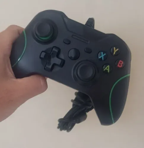 Controle com fio para Xbox One e PC
