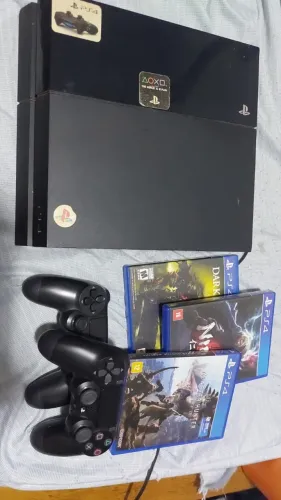 Playstation 4 + 2 controles + jogos
