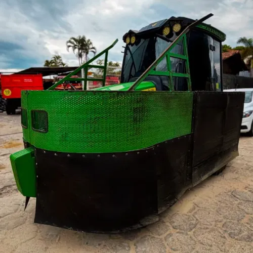 Trator John Deere 5080 EN Cabinado. 2023