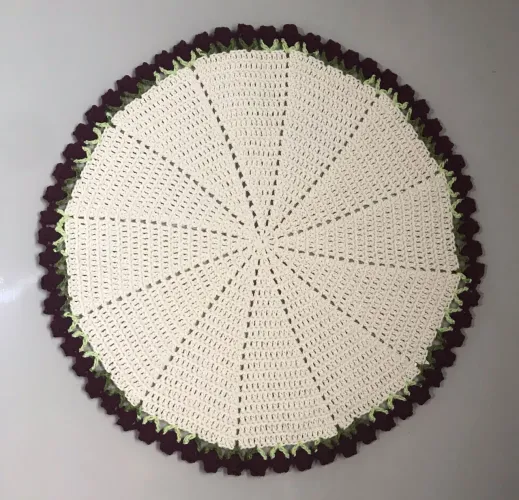 Trilho de mesa rosas em crochê 