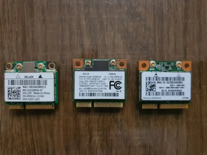 Três placas WiFi para Notebook