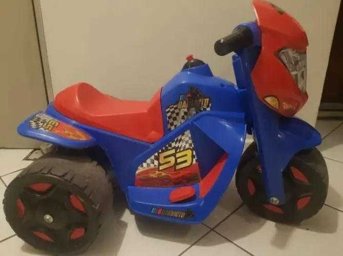 Moto Elétrica Infantil Bandeirante Ban Moto 6V com Carregador 