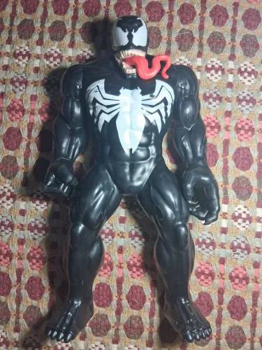 Boneco Venom Marvel