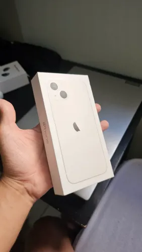 Caixa Iphone 13 com manuais