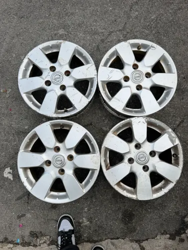 Jogo de rodas aro 15 Nissan Tiida