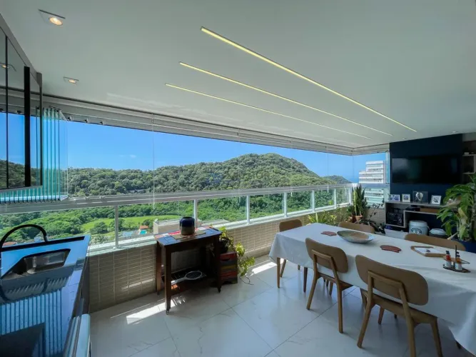 Apartamento à Venda em Praia Grande com 4 quartos, 5 banheiros, 3 vagas e 168m²