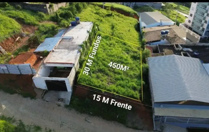Vende-se Lote no bairro Paraíso.
