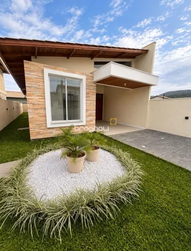 Casa à Venda no Rio Vermelho | 3 Quartos | 1 Suíte | 108 m² Privativos