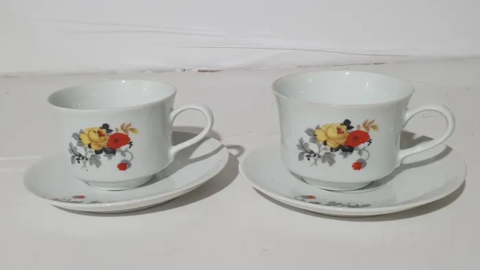 Peça de reposição 2 xícaras chá 2 pires Porcelana Schmidt
