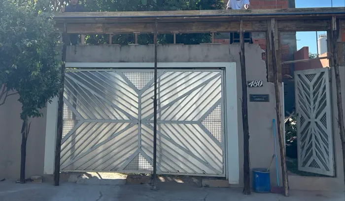 Portão basculante + portão social