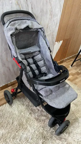 Carrinho de Bebê Seminovo