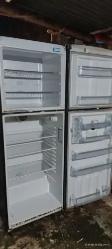 Vendo uma geladeira usada duplex